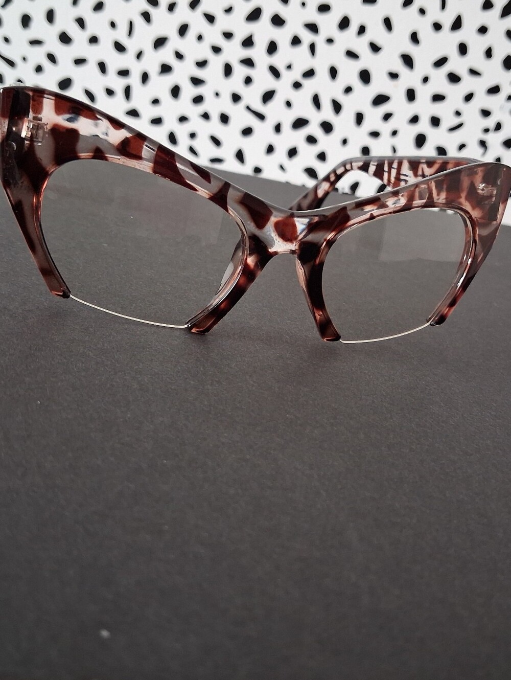 Tortoiseshell Cat-Eye Women's Fashion Glasses - Brown